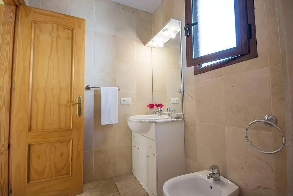 Apartamento 33, Frigiliana Spacious Family Apartment With Large Pool In The Town Center Hansonholiday Rentals 0*,  Испания