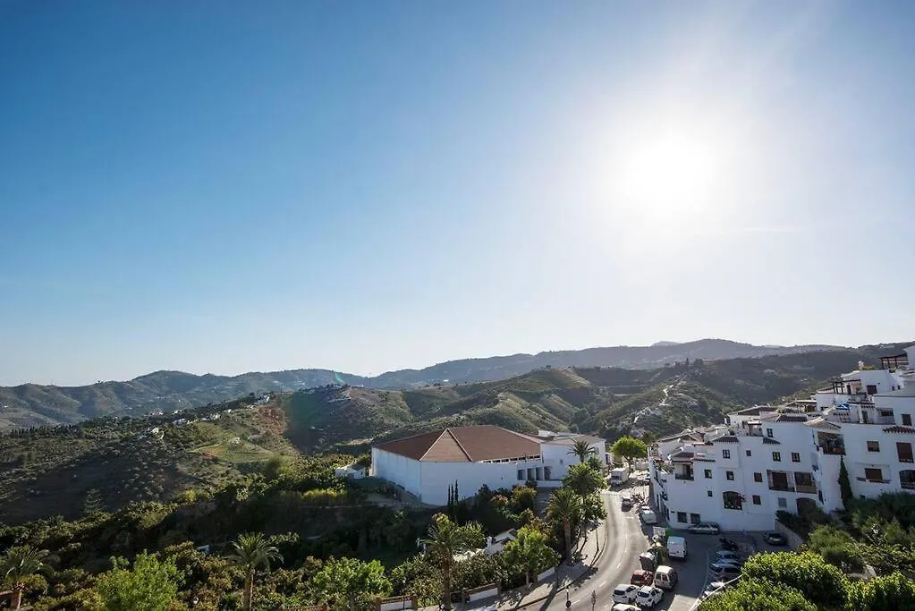 Apartamento 33, Frigiliana Spacious Family Apartment With Large Pool In The Town Center Hansonholiday Rentals Испания