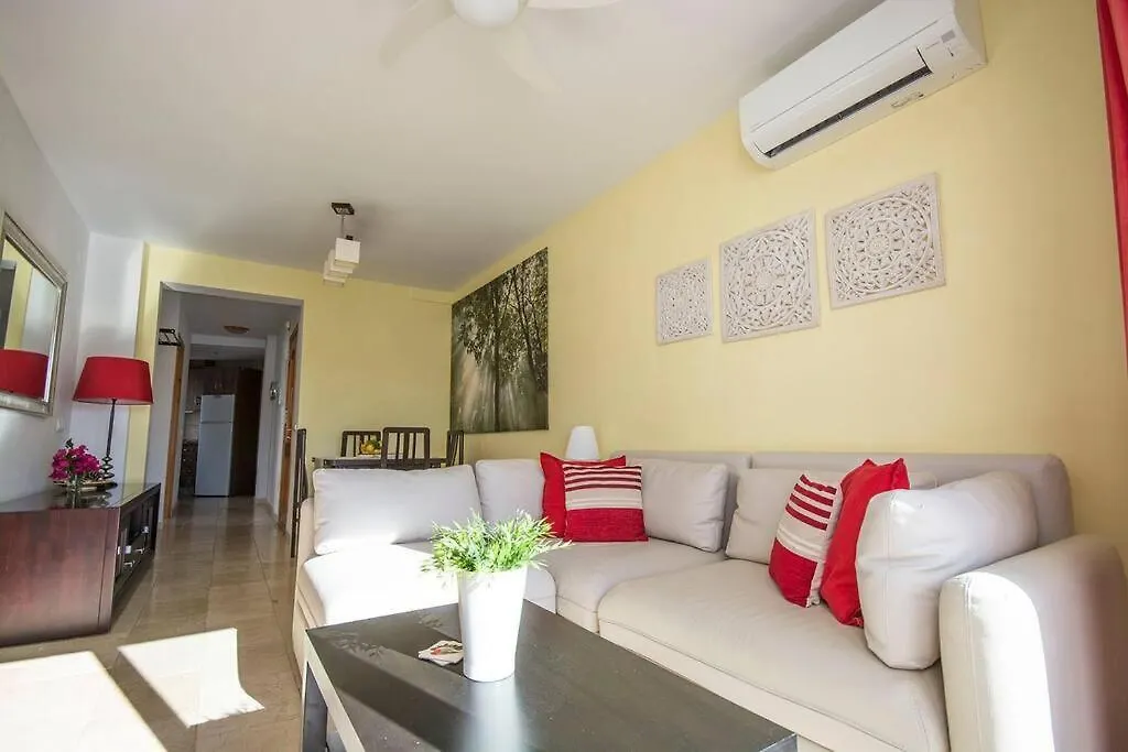 Apartamento 33, Frigiliana Spacious Family Apartment With Large Pool In The Town Center Hansonholiday Rentals