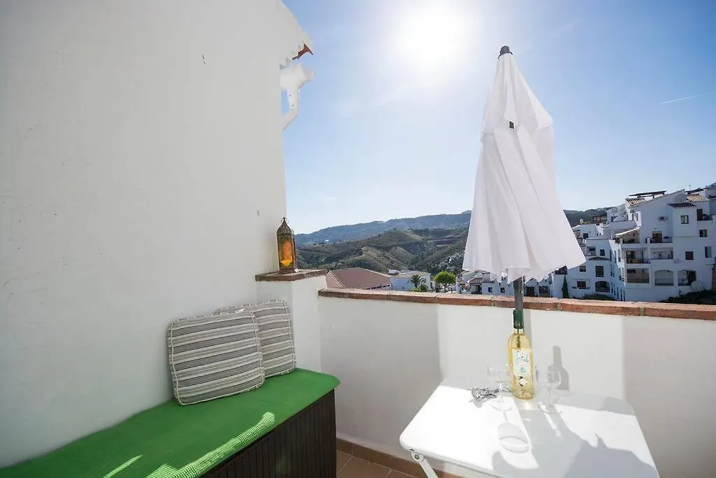 Apartamento 33, Frigiliana Spacious Family Apartment With Large Pool In The Town Center Hansonholiday Rentals