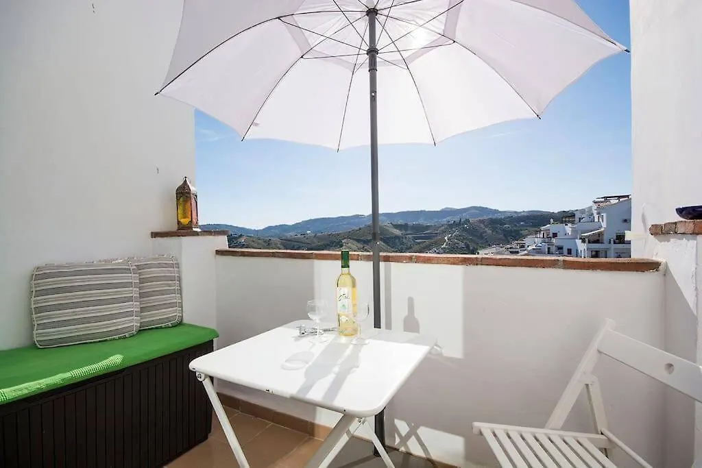 Apartamento 33, Frigiliana Spacious Family Apartment With Large Pool In The Town Center Hansonholiday Rentals
